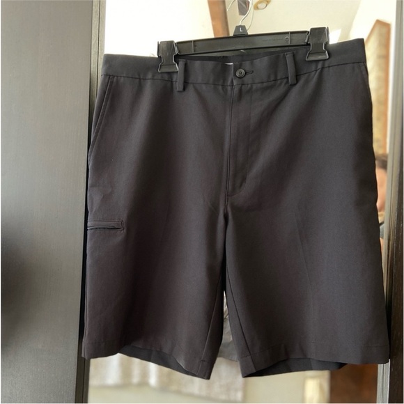 2 Pairs Men's Gray and Black Shorts Size Large - Picture 4 of 5